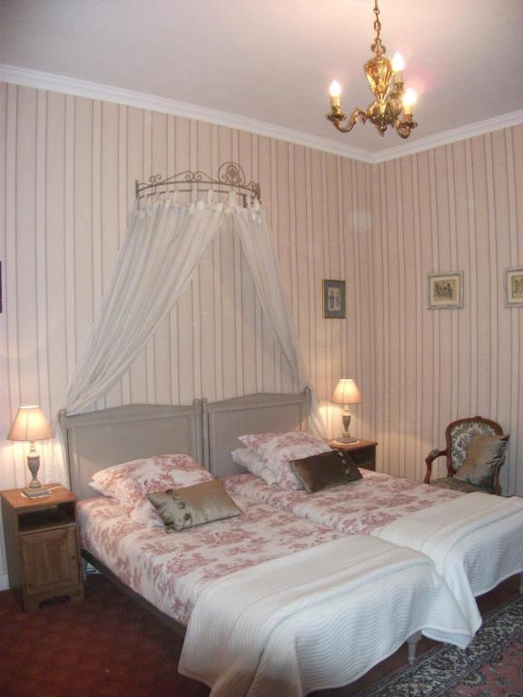 Chateau De Belle-Vue Bed & Breakfast Sainte-Cécile Стая снимка