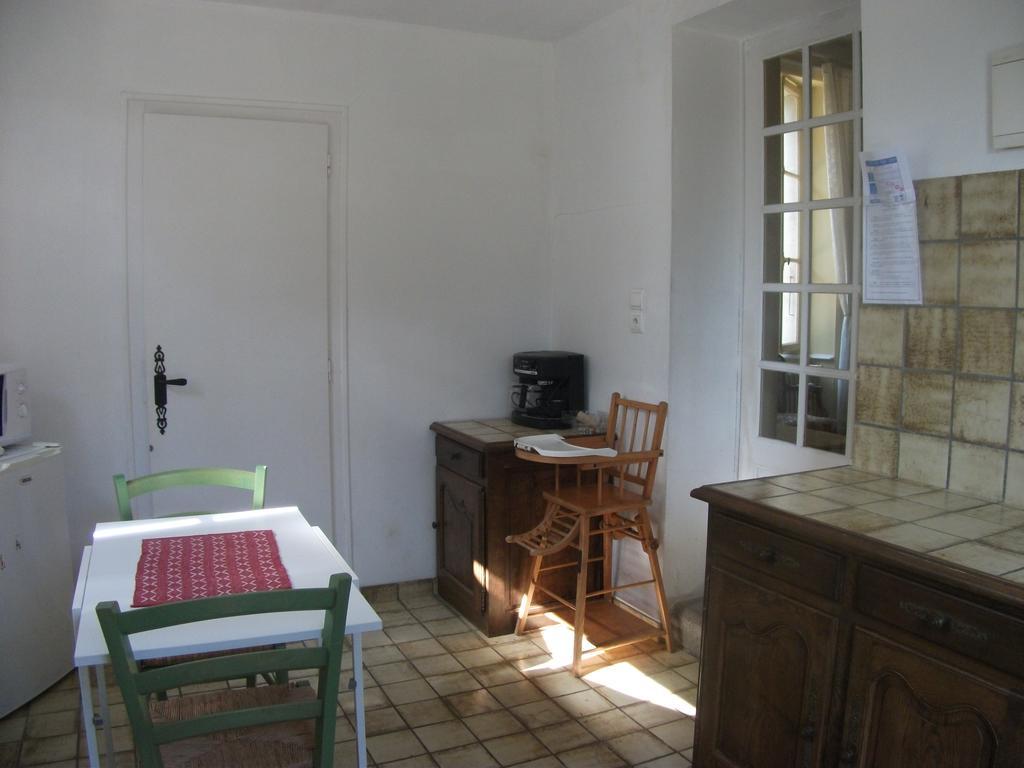Chateau De Belle-Vue Bed & Breakfast Sainte-Cécile Стая снимка
