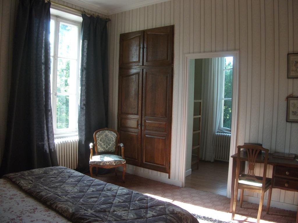 Chateau De Belle-Vue Bed & Breakfast Sainte-Cécile Стая снимка