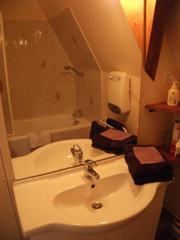 Chateau De Belle-Vue Bed & Breakfast Sainte-Cécile Стая снимка