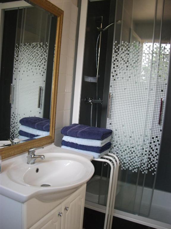 Chateau De Belle-Vue Bed & Breakfast Sainte-Cécile Стая снимка